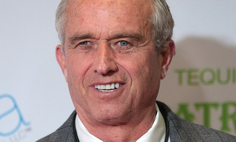 RFK Jr hoppar av och ger sitt stöd till…